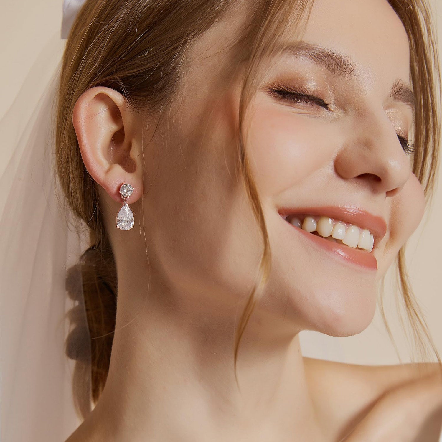 teardrop, bridal earrings, pear cut, danity earrings, dangling earrings