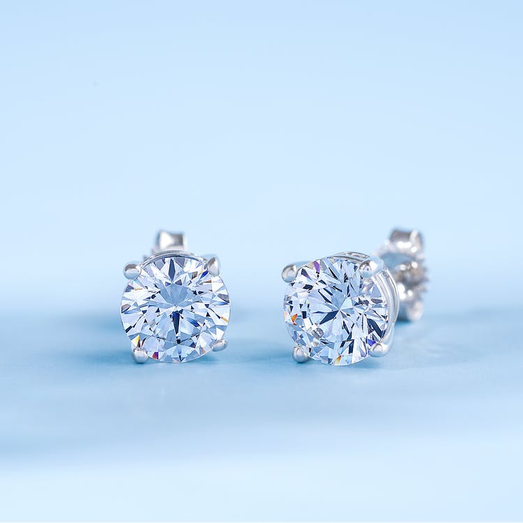 6 Best Reasons to Choose a Lab-Grown Diamond Engagement Ring