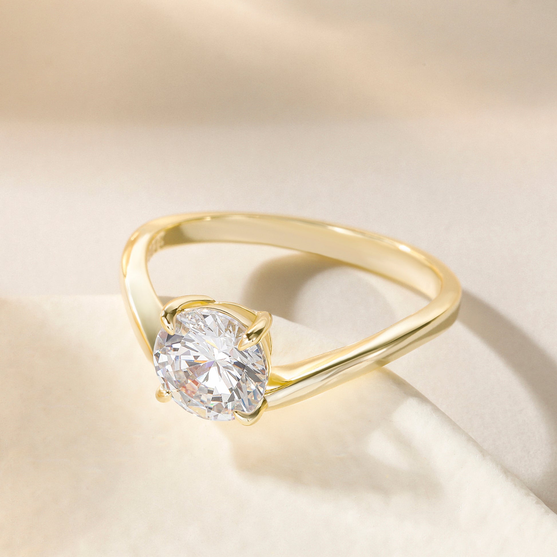 curved engagement rings, curved band, oval engagement rings, oval cut, cubic zirconia rings, cubic zirconia usa, travel rings, fake diamond rings, cz rings, affordable jewelry, gold engagement rings