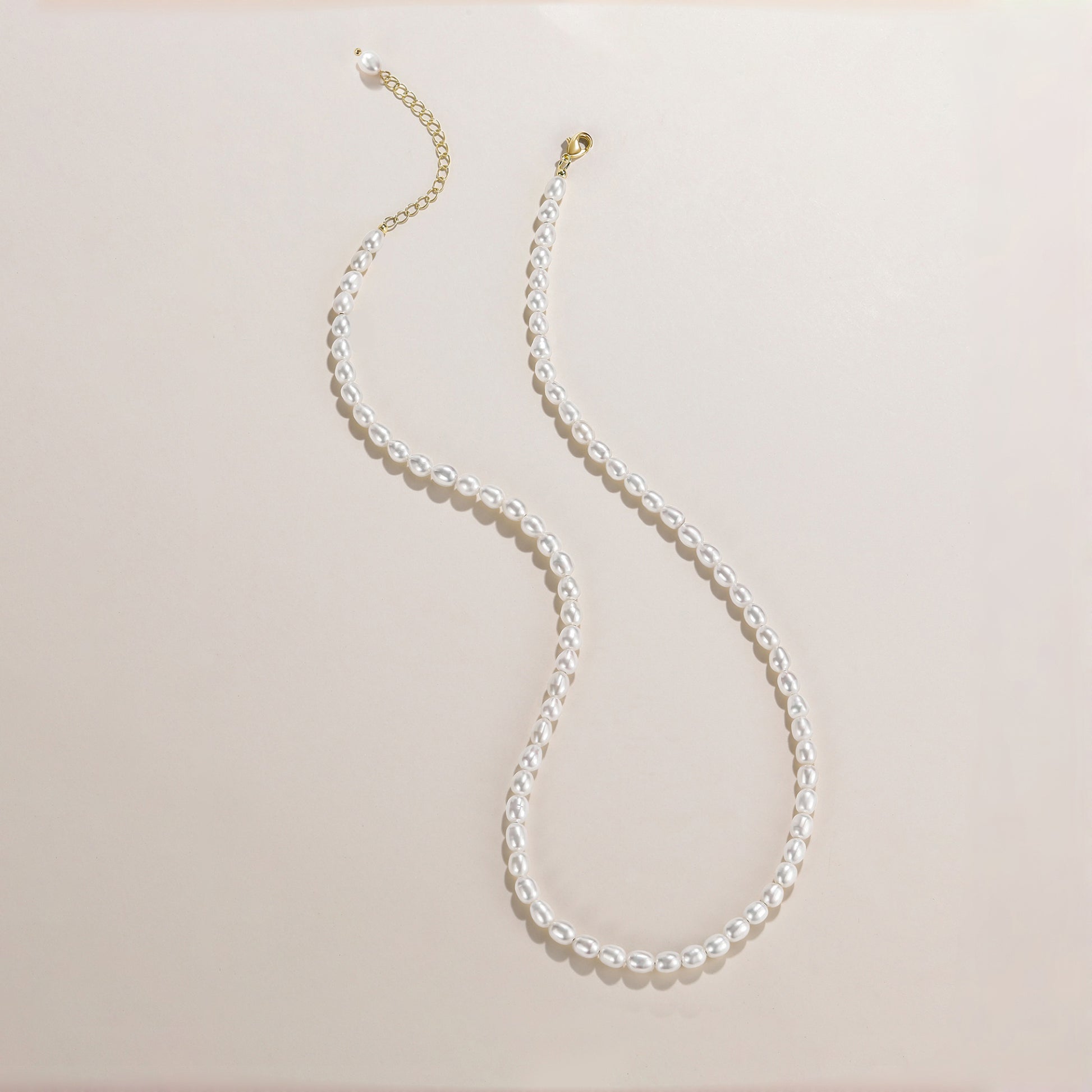 freshwater pearl necklace, pearl necklace for brides, wedding pearl necklace, white pearl, pearl choker necklace​, gold and pearl necklace​, white pearl necklace​, chunky pearl necklace, tiny pearl necklace, necklace pearl chain