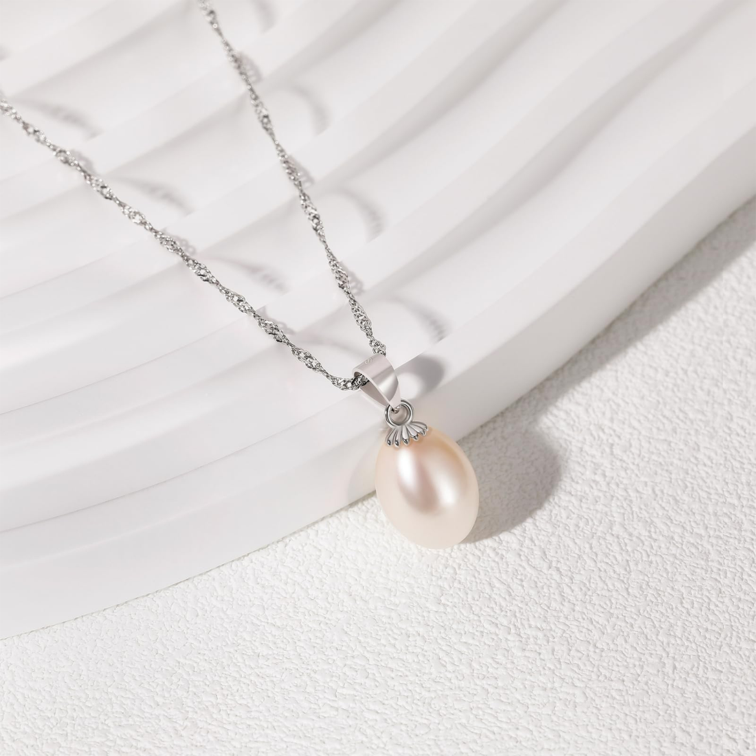 freshwater pearl necklace, fake pearl necklace, pearl necklace for brides, wedding pearl necklace, silver necklace, pendant necklace