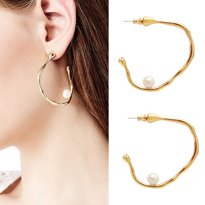 Wire pearl hoop earrings