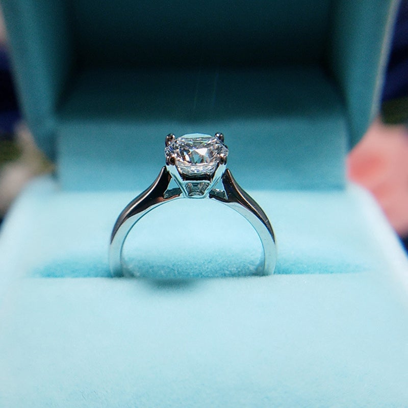 round cut zirconia ring; unique wedding rings; stylish engagement rings; Eamti;
