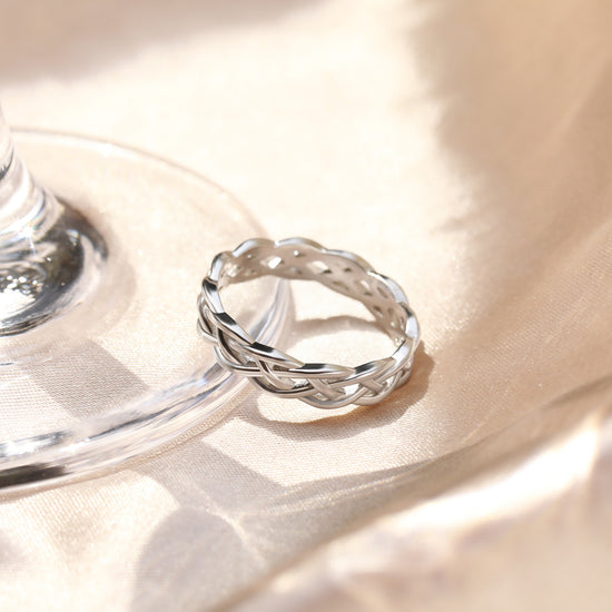 sterling silver rings; vintage wedding bands; Eamti;