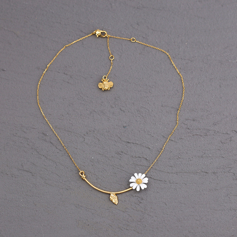 Small Daisy Flower Clavicle Necklace
