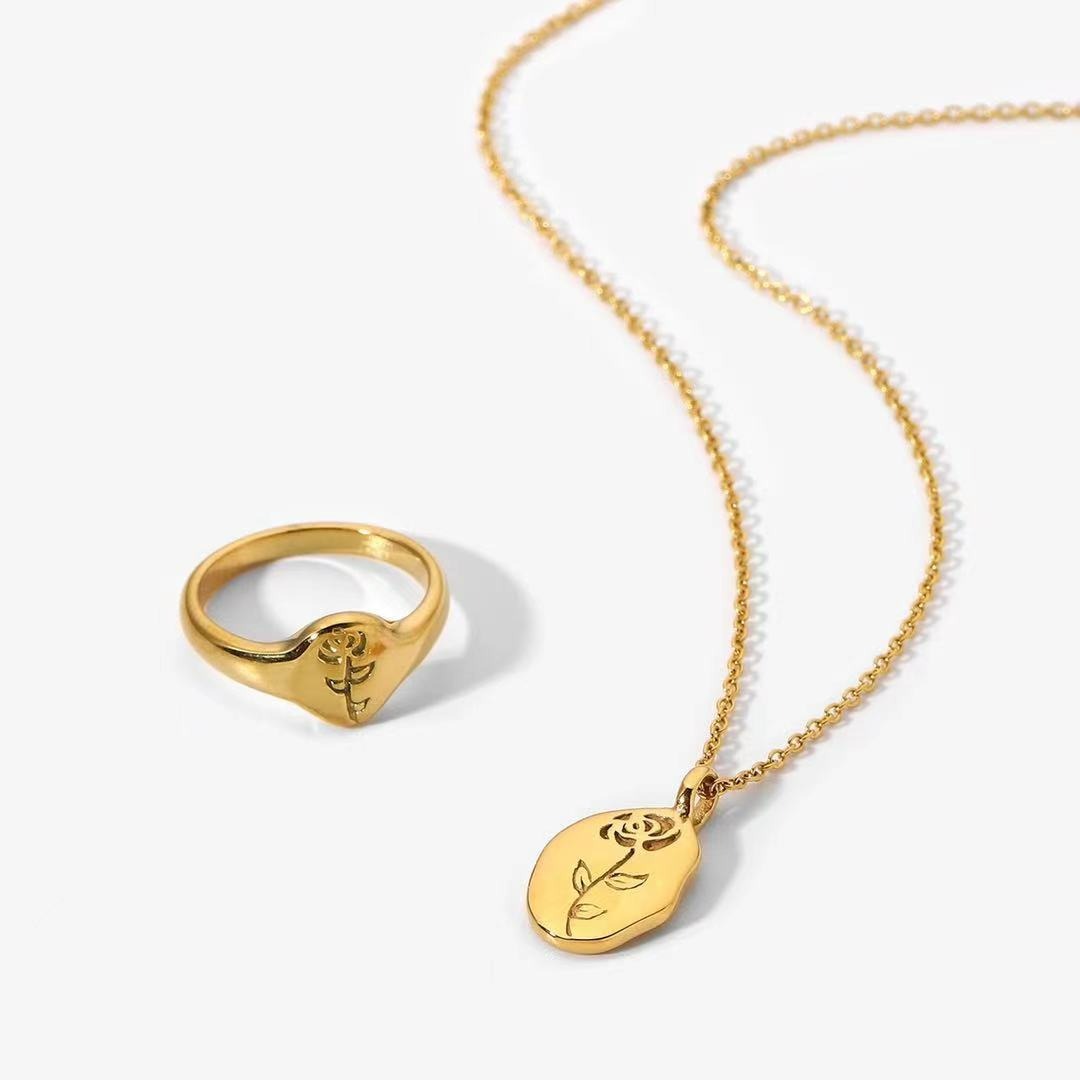Rose Pendant Necklace