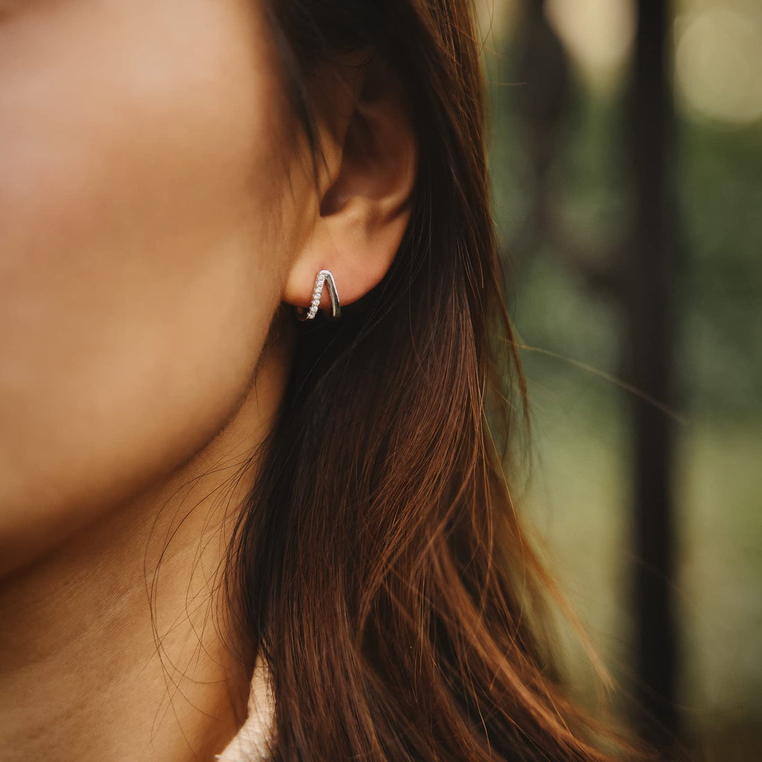 round stud earrings; silver stud earrings; Eamti;