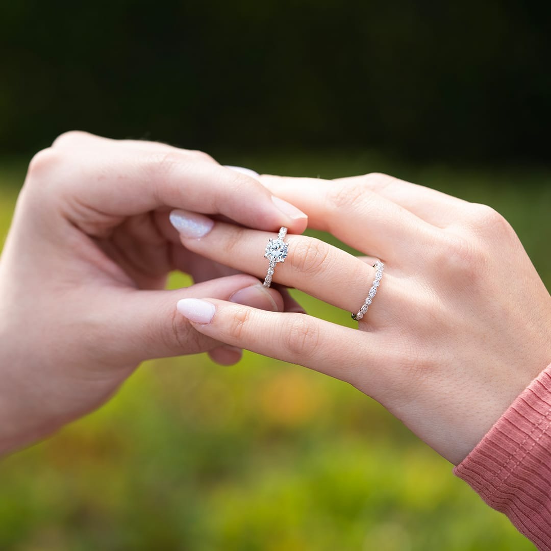 round cut engagement rings, round wedding rings, 1 carat wedding rings, silver wedding rings for women, sterling silver engagement rings